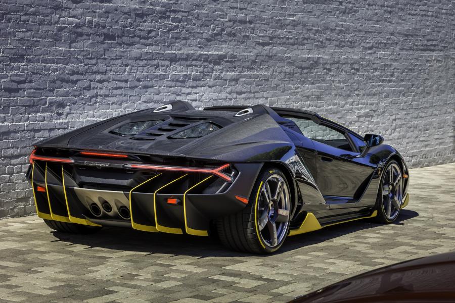  Lamborghini Centenario Roadster 2016 года  (NA) (фото 4 из 7)